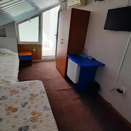 Fresh Kiten Hotell 2*